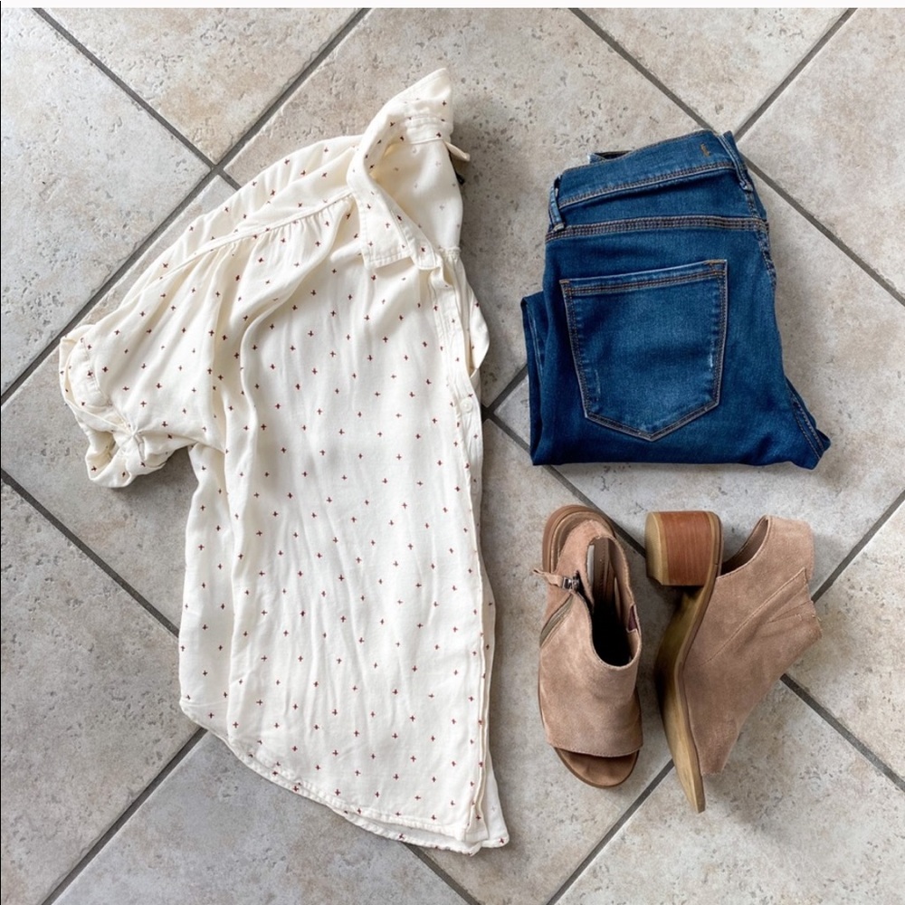 Universal Thread button up shirt